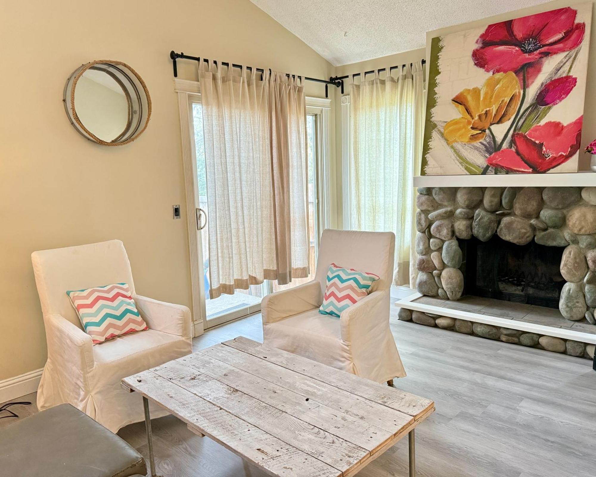 Gorgeous House&30 Second Bus Station Close C-Train& Free Parking YYC المظهر الخارجي الصورة