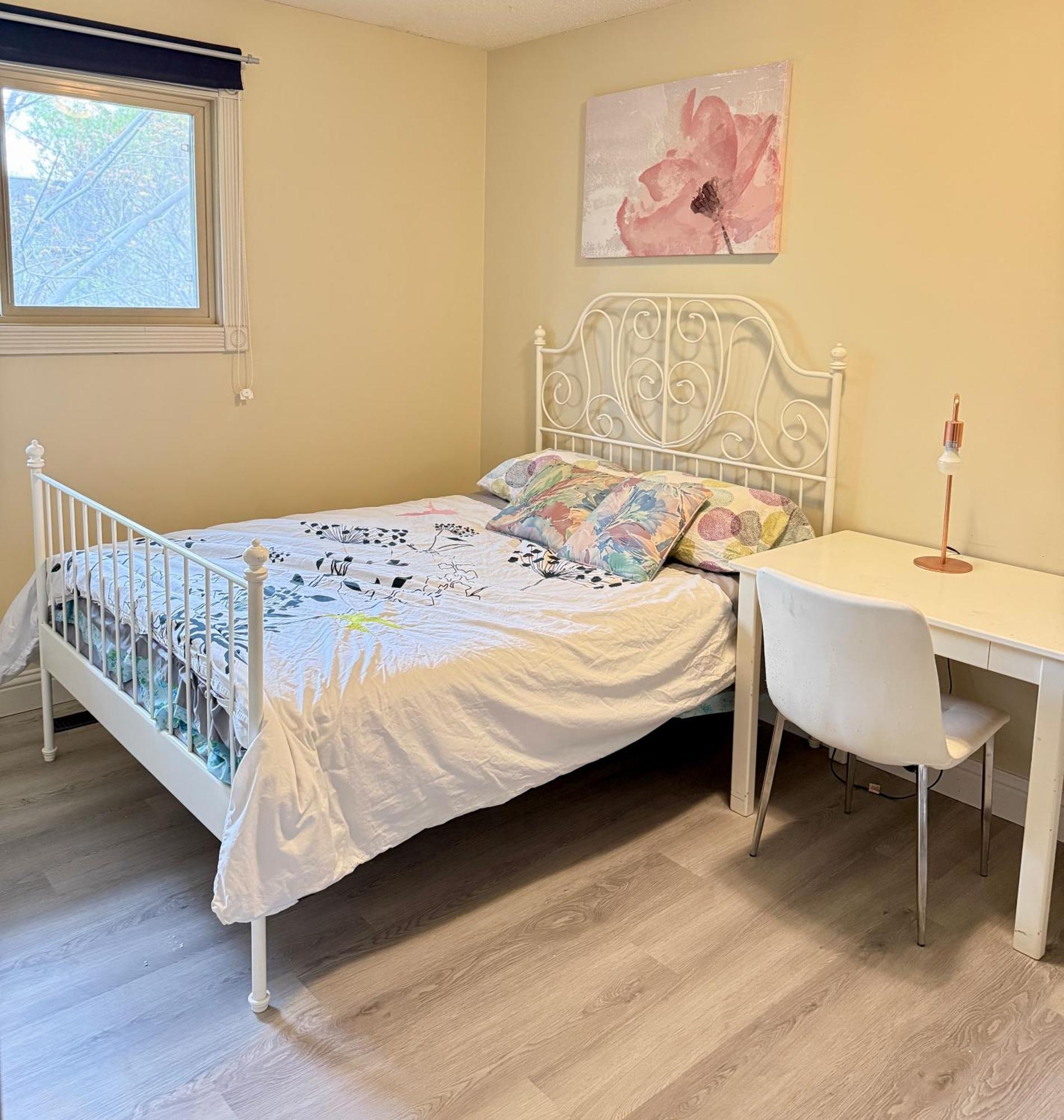Gorgeous House&30 Second Bus Station Close C-Train& Free Parking YYC المظهر الخارجي الصورة